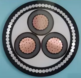 Quali sono i requisiti prestazionali dei materiali isolanti dei cavi elettrici di media tensione?